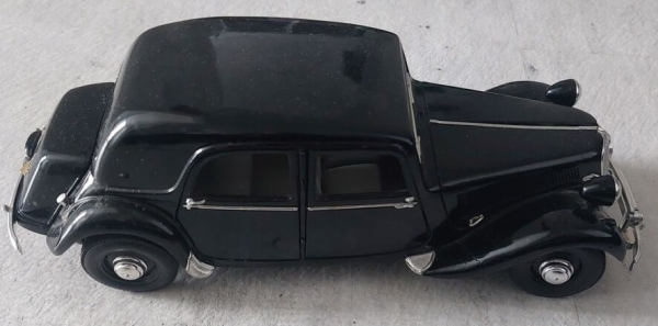 Maisto Citroen 15 CV 6 Cylinder 1952 DieCast Model (8500)